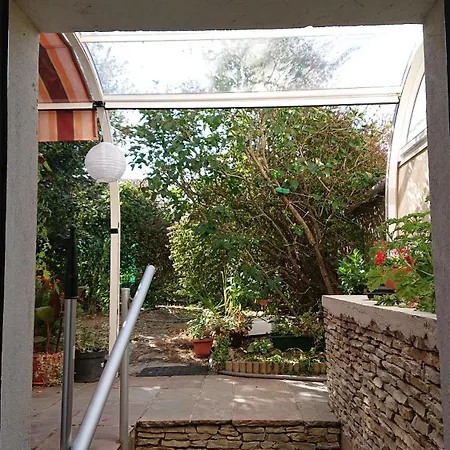 Chez Maya